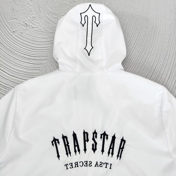 Вітрівка куртка чоловіча TRAPSTAR чорна весняна осіння легка водовідштовхуюча 2468131786 фото