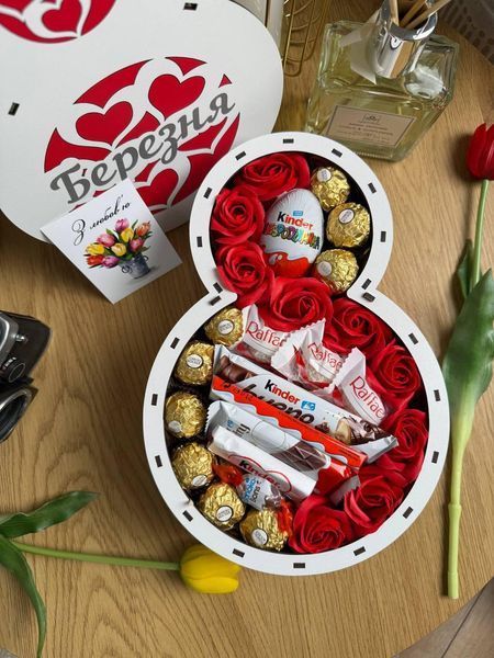 Подарок на 8 Марта Восьмерка с конфетами подарок Девушке Женщине Корпоративный подарок Размеры: 30/20/8,5 2528418303 фото