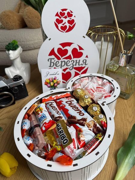 Подарок на 8 Марта Восьмерка с конфетами подарок Девушке Женщине Корпоративный подарок Размеры: 30/20/8,5 2528455659 фото