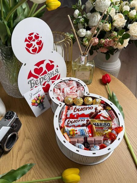 Подарок на 8 Марта Восьмерка с конфетами подарок Девушке Женщине Корпоративный подарок Размеры: 30/20/8,5 2528455659 фото