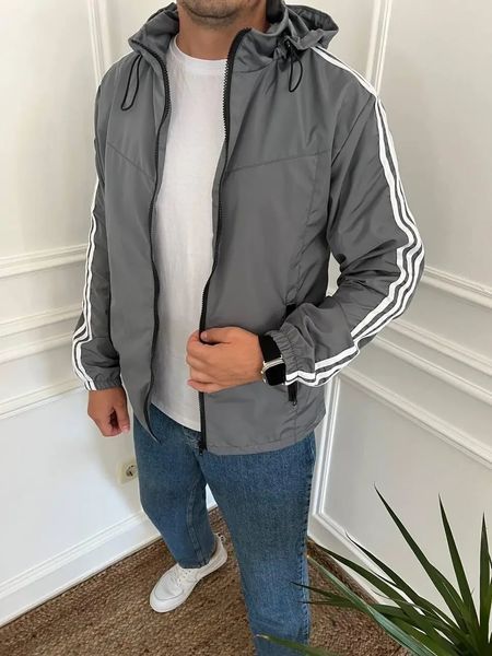 Ветровка спортивная мужская серая базовая куртка с полосками плащевка с капюшоном осень весна повседневная XL 2666386277 фото